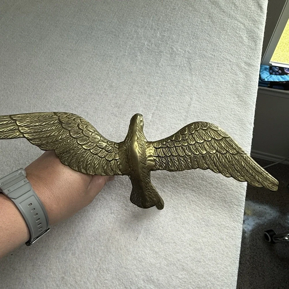VINTAGE LARGE BRASS EAGLE‎ PERCHED ON A BRANCH STATUE 18